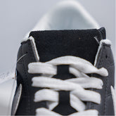 Men's sports shoes